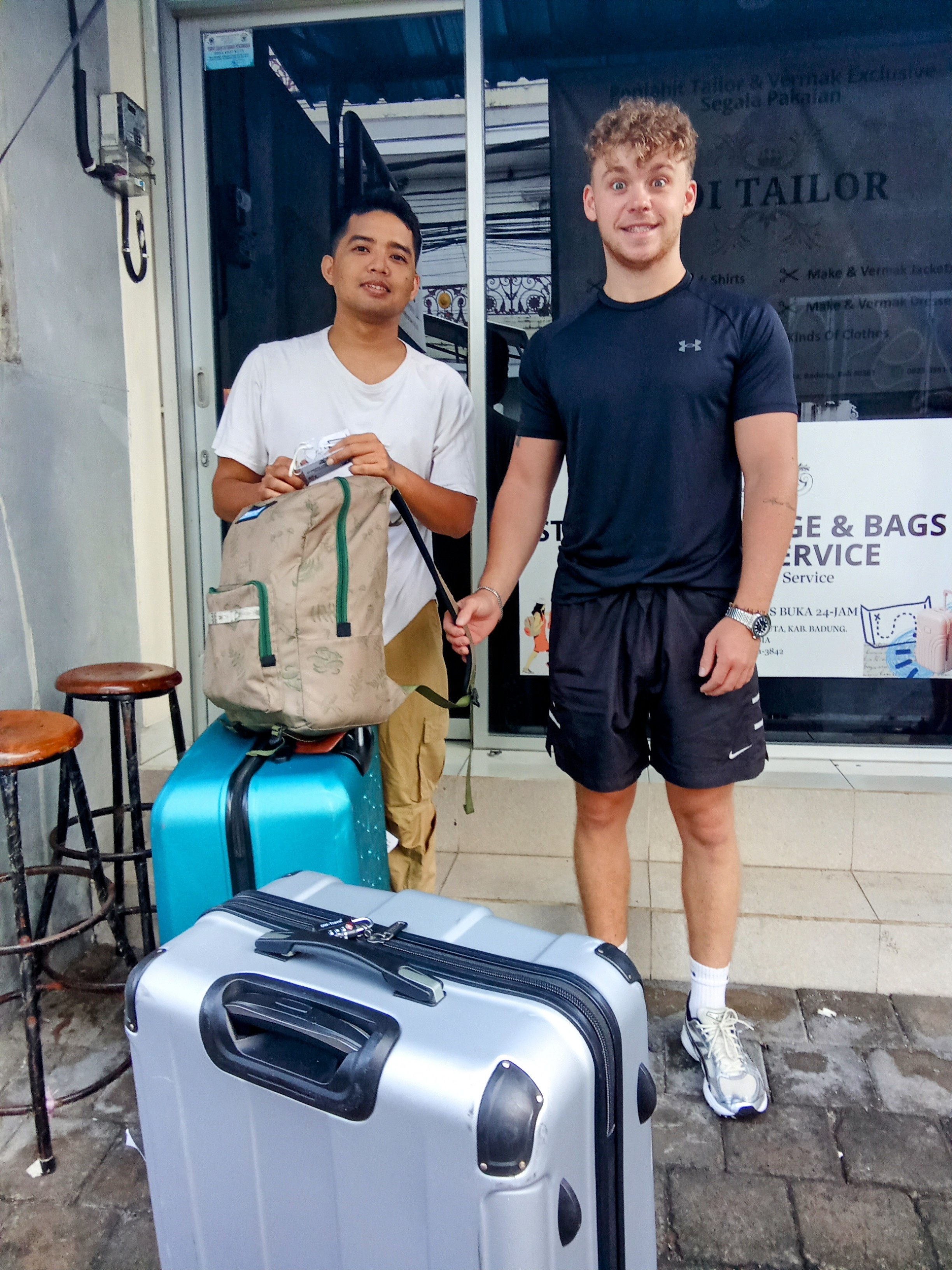 Foto pelanggan yang puas